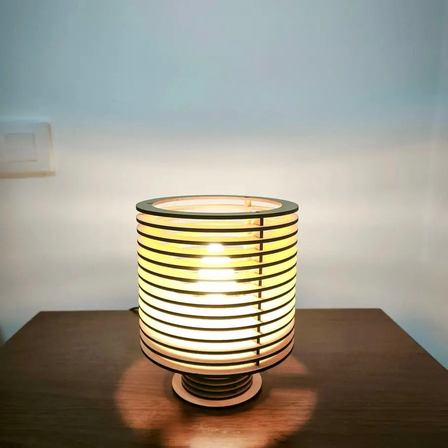 Loví Personalizaciones - Lámpara Paramétrica para Mesilla modelo Torre 3